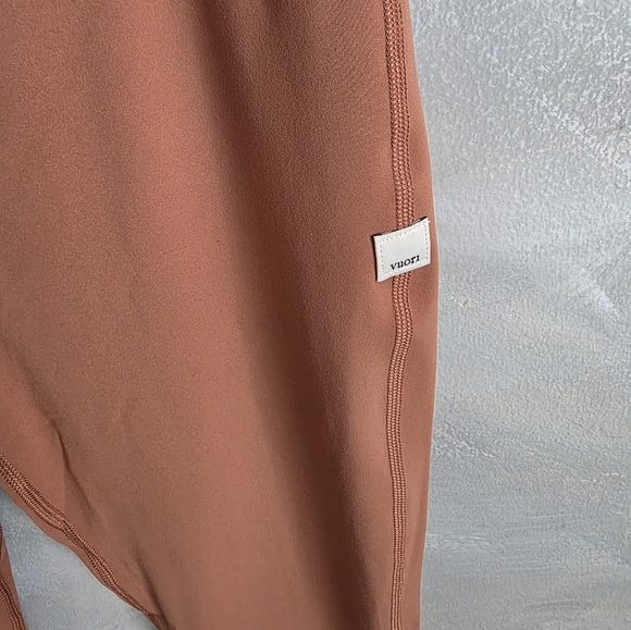 Vuori Light Penny Workout Gym Yoga Pilates Set Sz L Daily Leggings Yosemite Bra - Picture 6 of 11